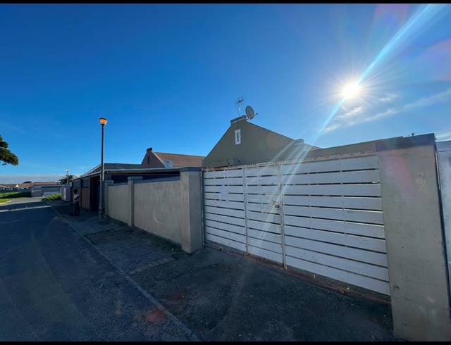 5 BEDROOM HOUSE FOR SALE IN FOREST VILLAGE